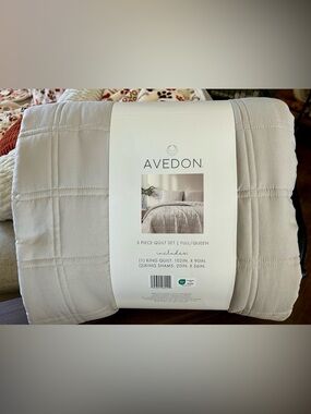 Super Soft KING Comforter set, NWT